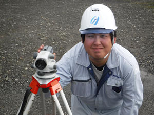工事部　坪根大介