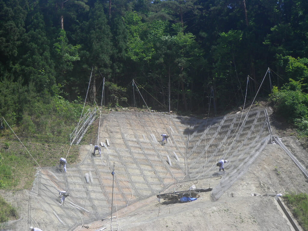 作業写真｜30災368号 主要地方道珠洲穴水線 道路災害復旧工事