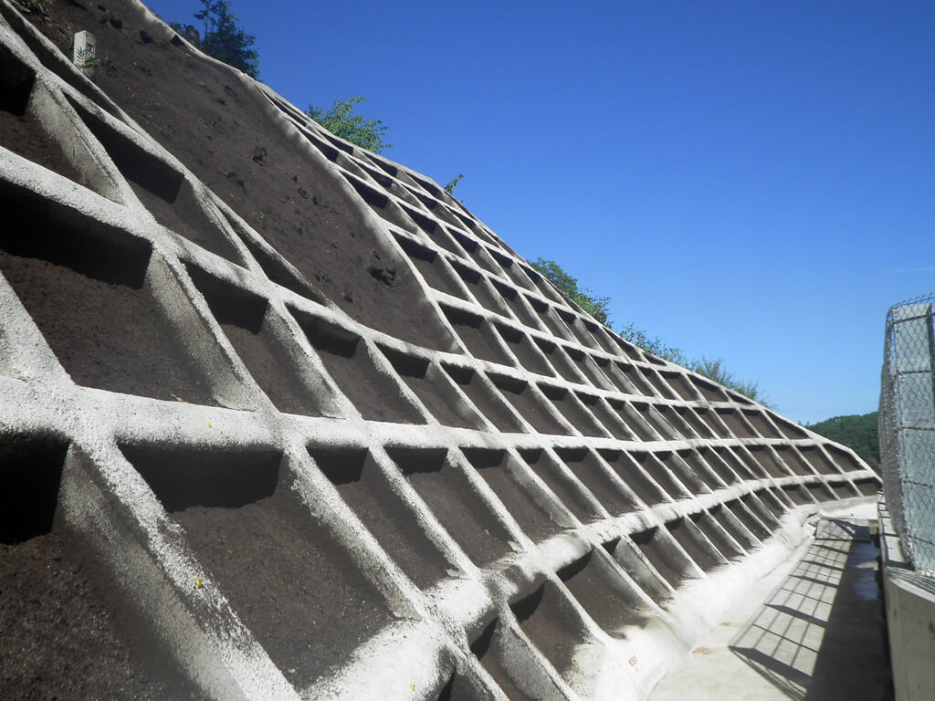 完成写真|平成28年度 馬渡急傾斜地崩壊対策工事(法面工)